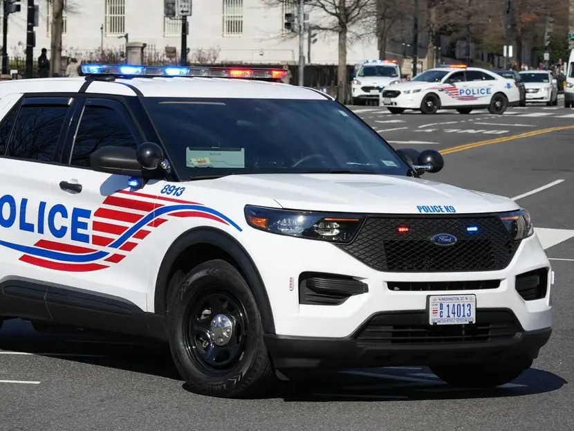 Tiroteo contra agentes de la policía de Washington DC deja 3 heridos