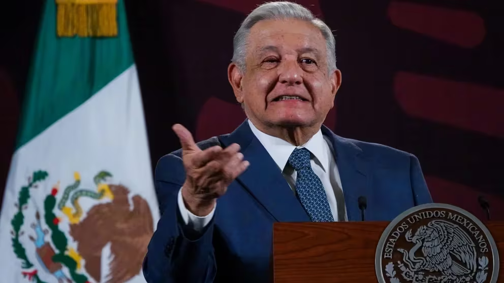 AMLO se declara ‘protegido’ ante comentarios que lo califican como “narcopresidente”