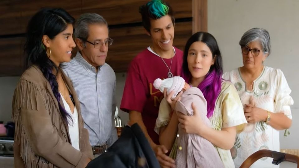 Lesslie Polinesia muestra por primera vez a su bebé y revela el nombre que llevará