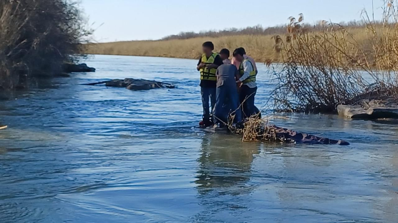Rescatan a 21 migrantes, 4 de ellos menores de edad del Río Bravo