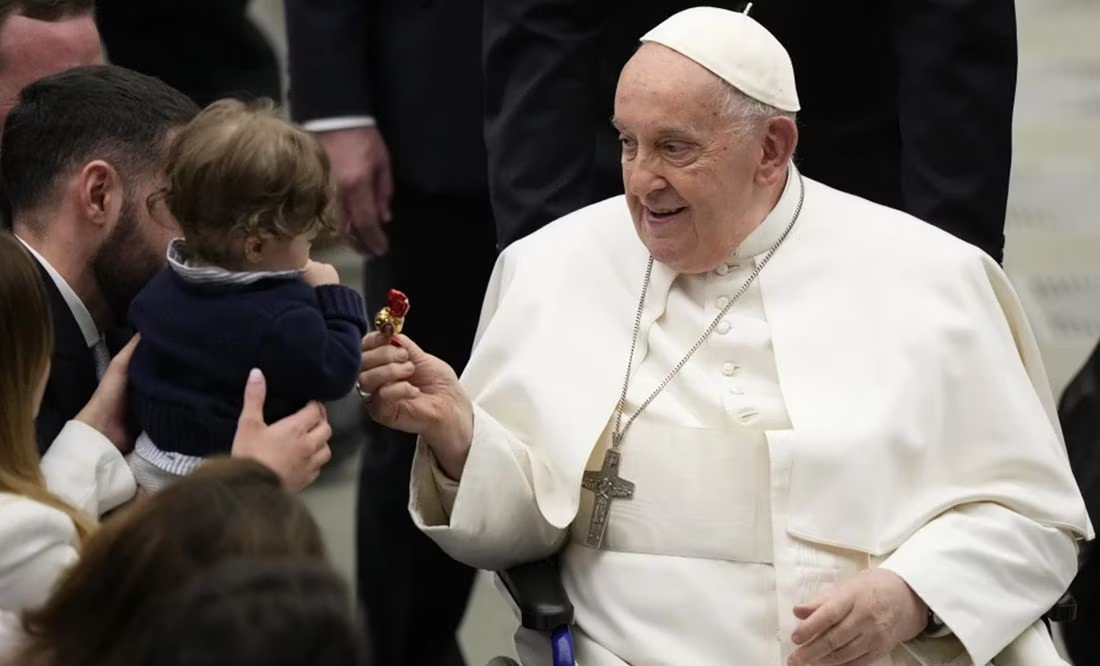 Obispo español reprende a sacerdotes que bromearon sobre desear que el Papa vaya pronto al cielo