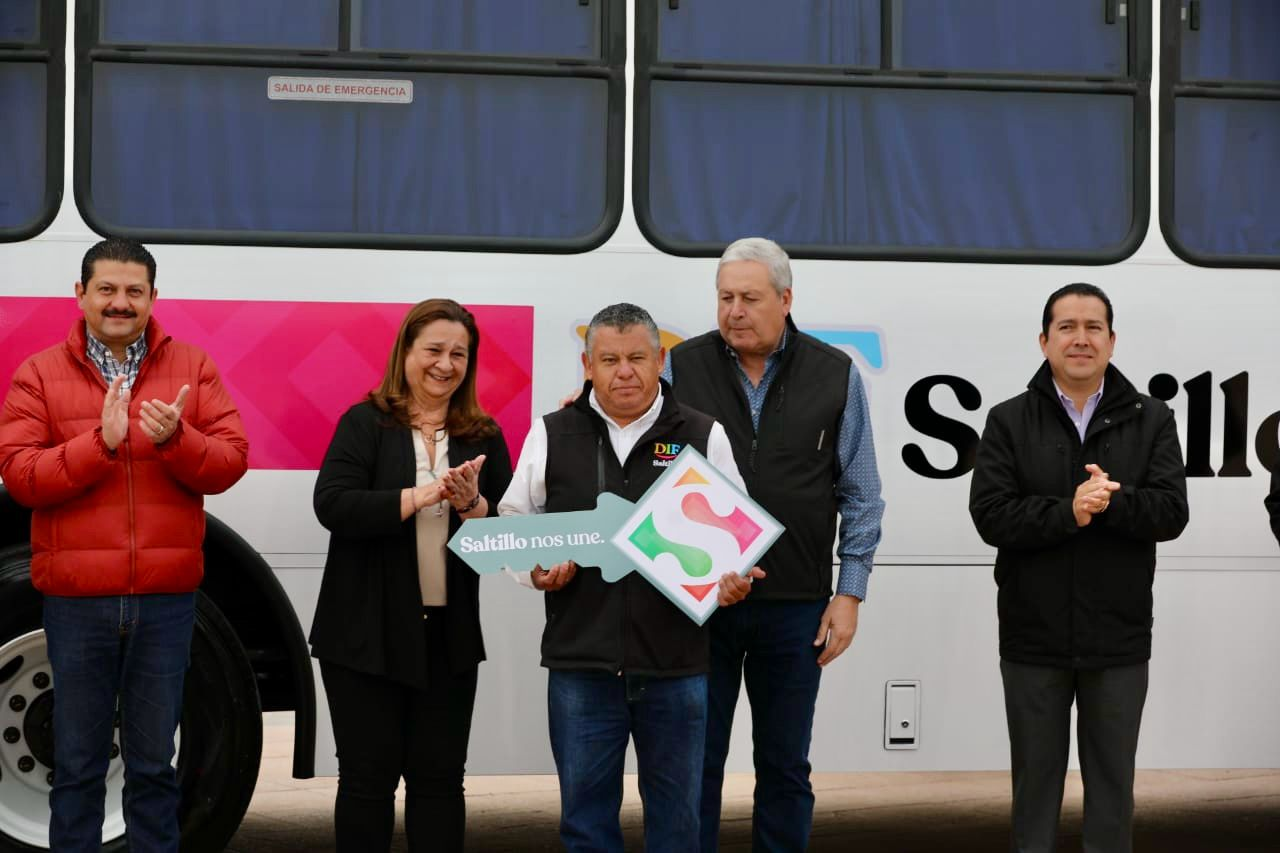 Entrega Alcalde camión al DIF Saltillo