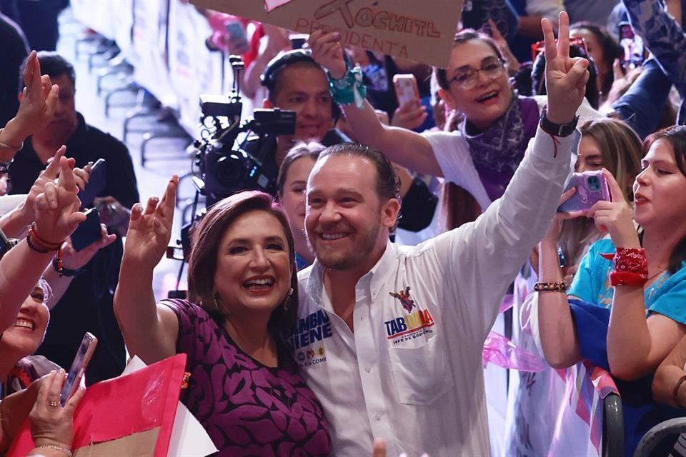 Ofrece Xóchitl apoyos a mujeres