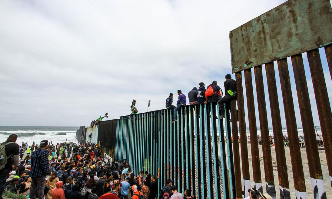Cancillería rechaza la Ley SB4 y anuncia que no aceptará repatriaciones de migrantes desde Texas