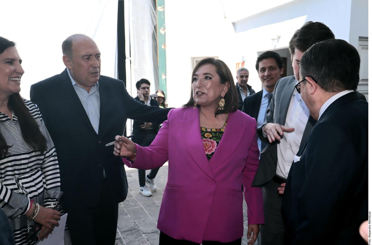 Da Xóchitl plan de seguridad: ni abrazos, ni guerra al narco