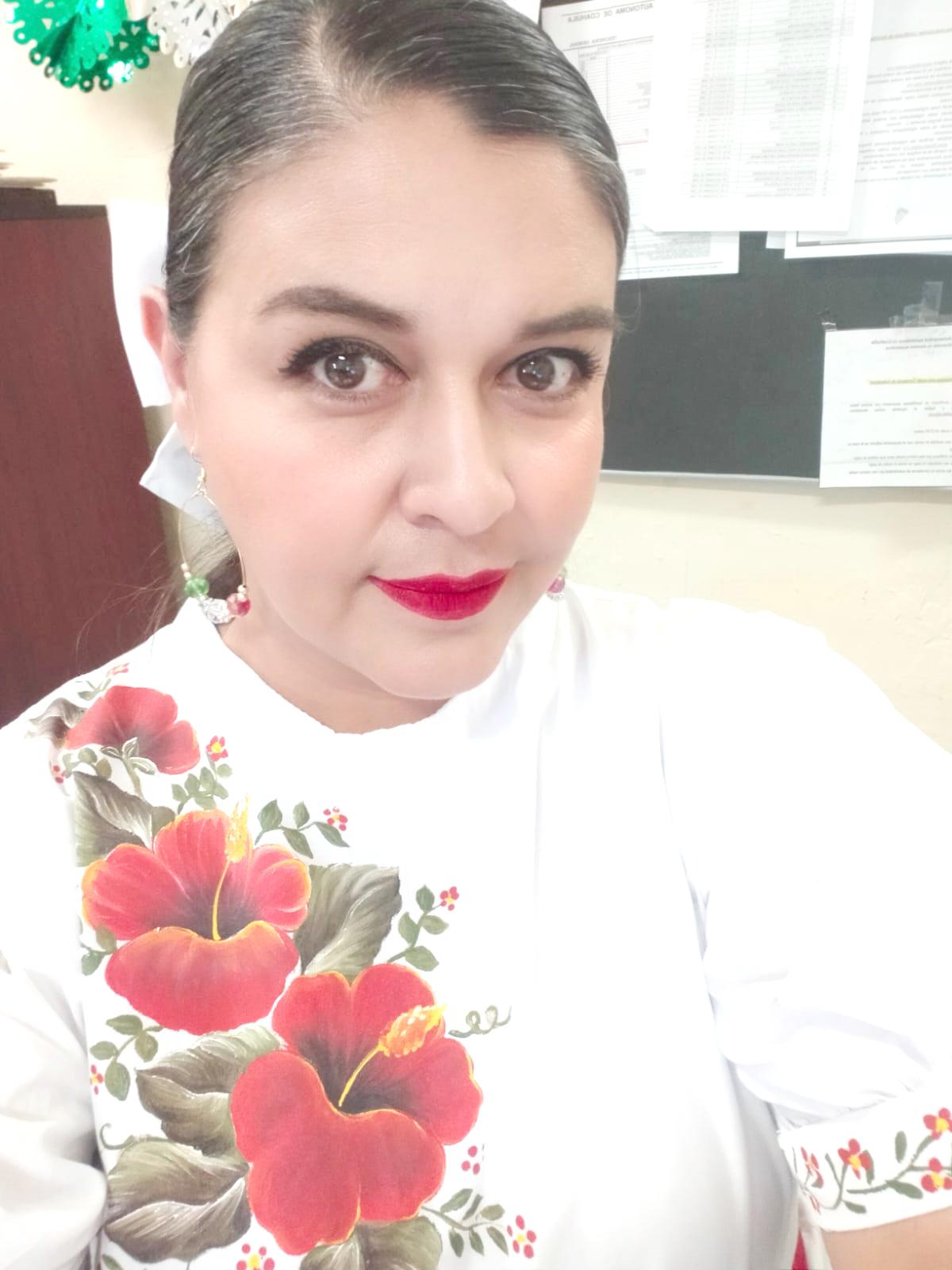 Es la pintora Gaby Alcaraz
