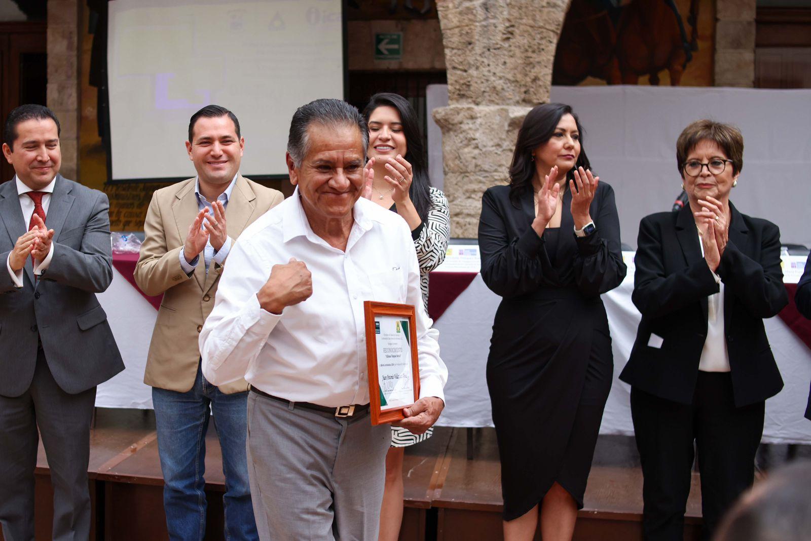 Reconoce ICAI a archivistas coahuilenses