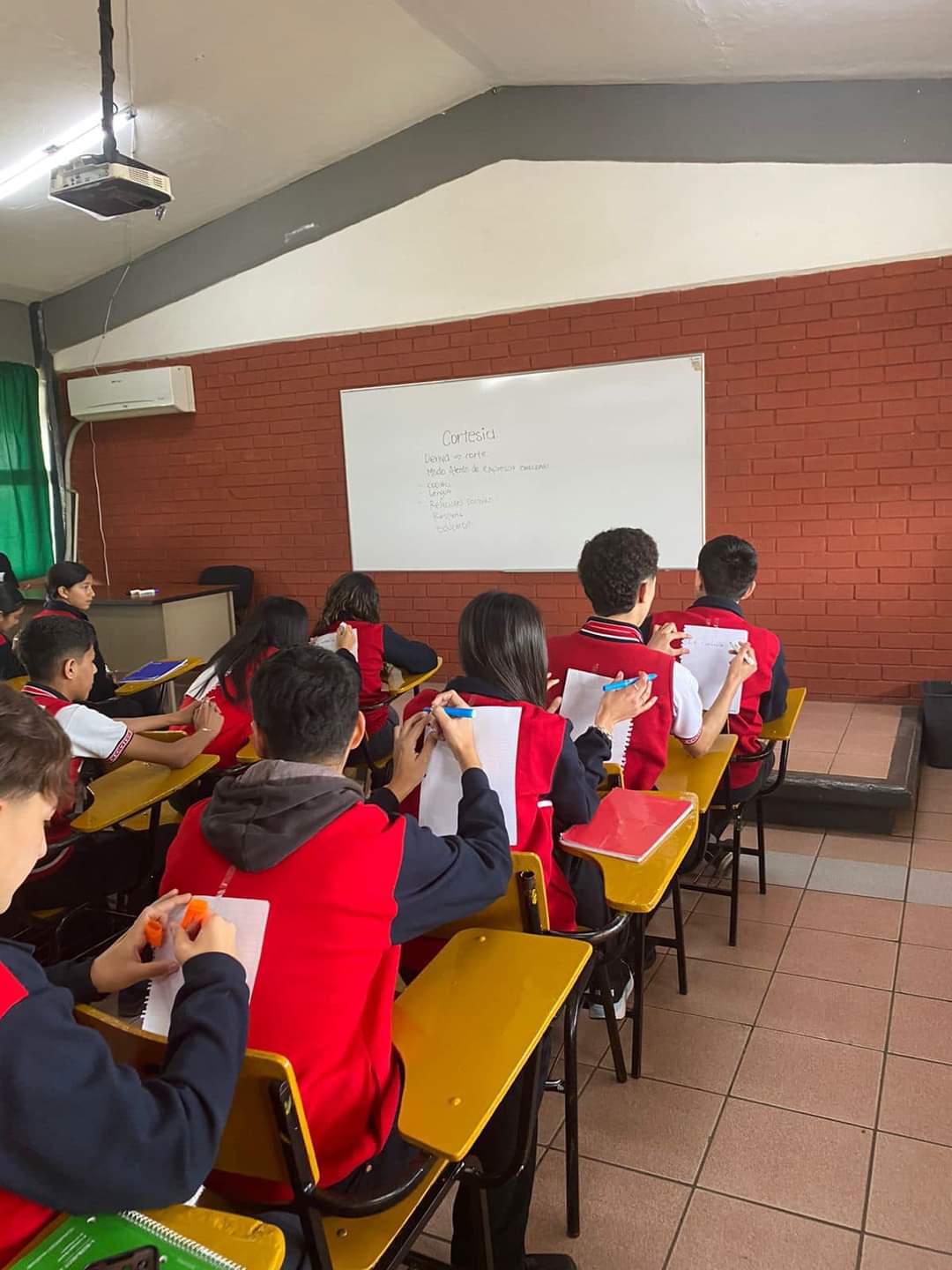 Denuncia acoso escolar a comunidad LGTBQTI+