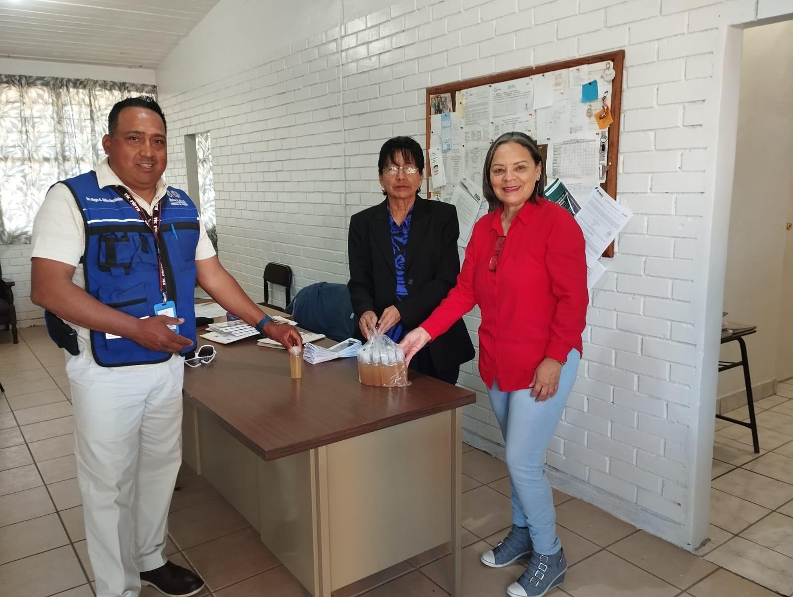 Platican con alumnos sobre la salud dental