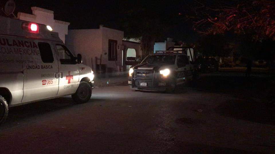 Golpea a vecino con un martillo