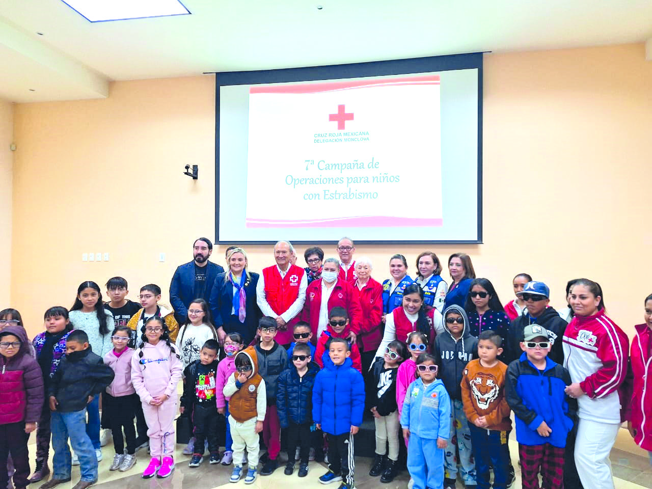 Suman esfuerzos por niños con estrabismo