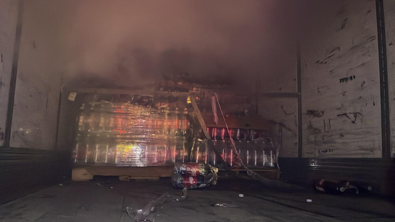 Se incendia camión de frente a Urbivilla