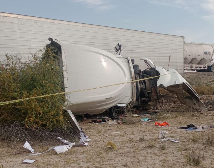 Muere chofer de pipa; fue arrollado por tráiler