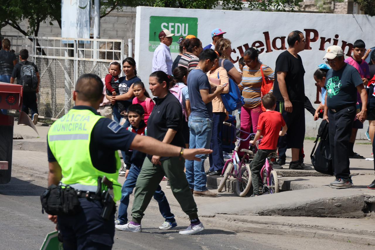 Brinda SP Sabinas vialidad en escuelas