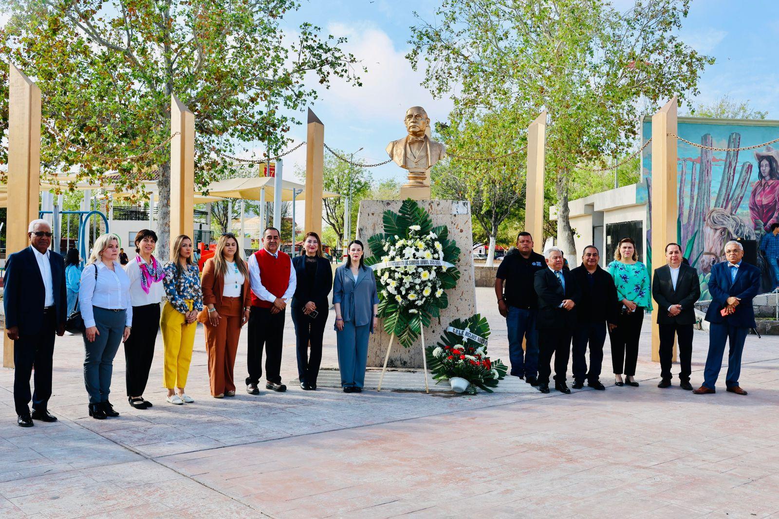 Honran a Juárez en su aniversario 218