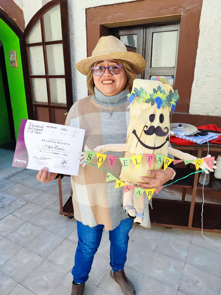 Crean en Parras el tamal “Canario”