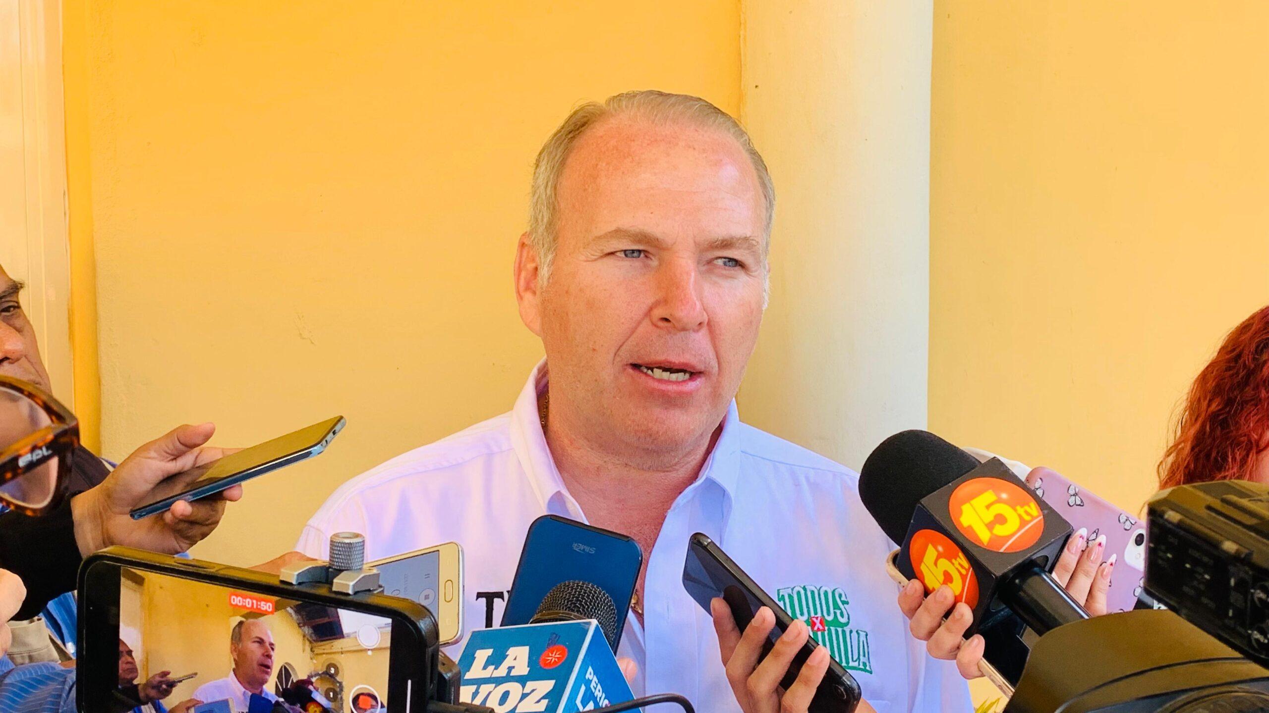 Presenta Theo Kalionchiz propuestas en Sabinas