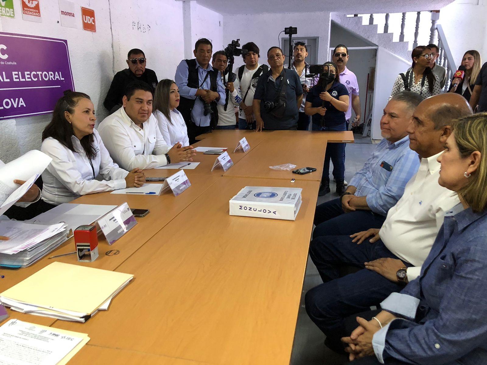 Registra Mario Dávila candidatura por PAN