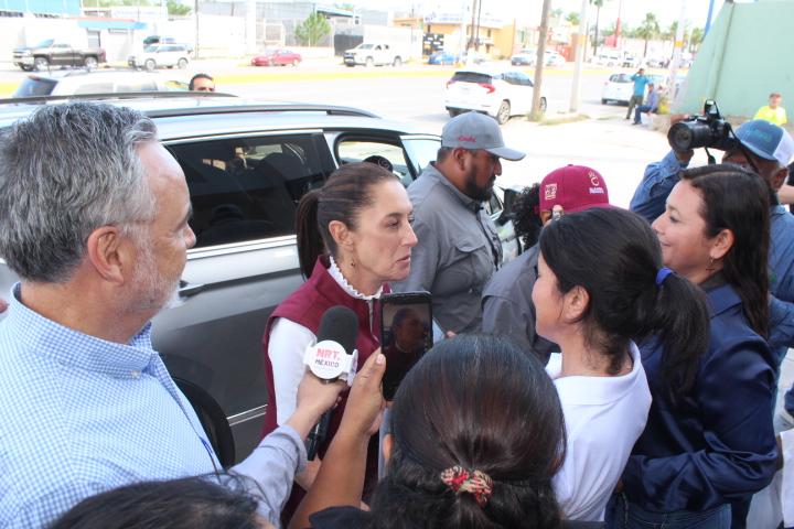Se reúne Sheinbaum con obreros de AHMSA