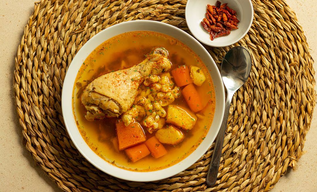Estas son las propiedades curativas del caldo de pollo
