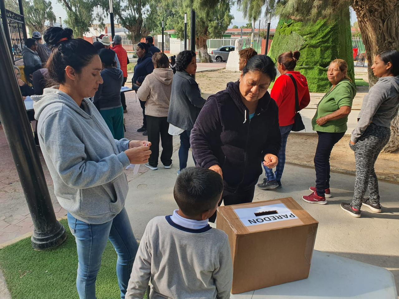 ACUERDAN POBLADORES COMPLEJO DEPORTIVO PARA PAREDÓN