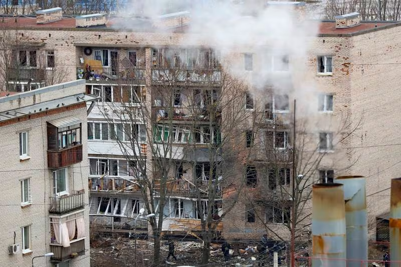 Caída de dron ruso sobre un edificio de departamentos en Ucrania deja 4 muertos y 8 heridos