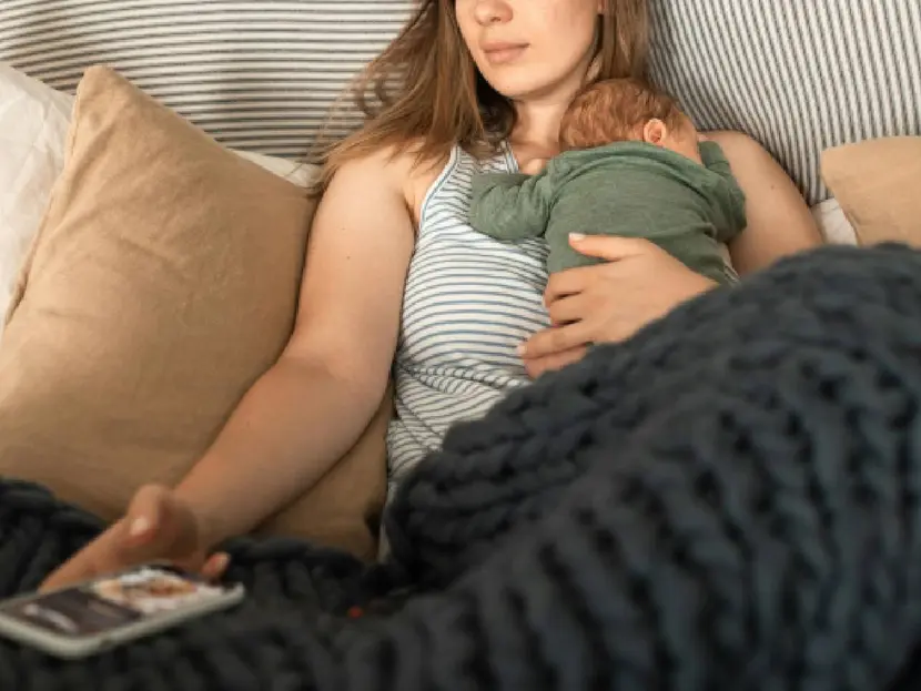 Mujer asfixia ‘por error’ a su bebé; es su segundo hijo que muere así