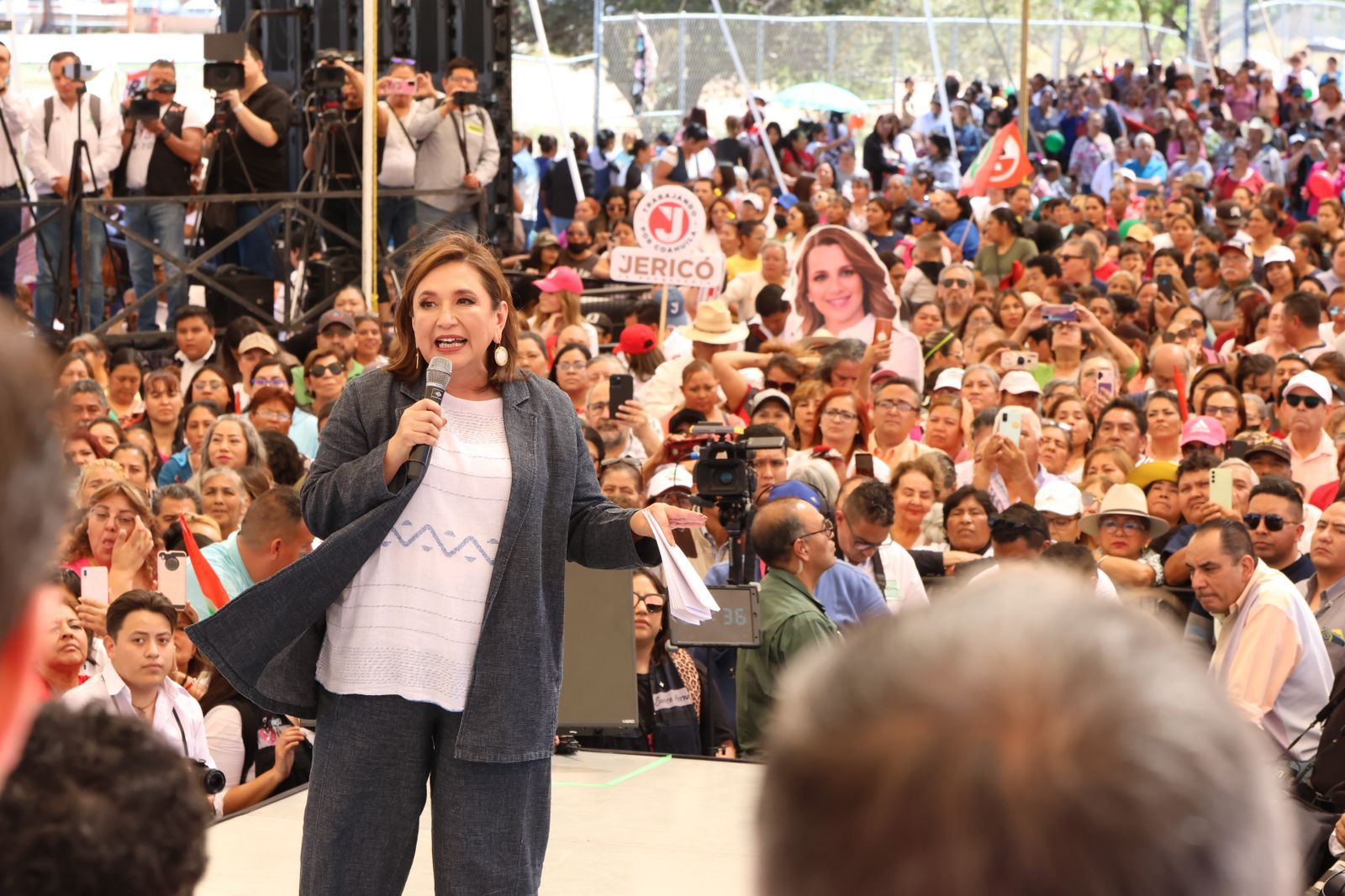 Tiene Xóchitl Gálvez exitosa gira por Coahuila