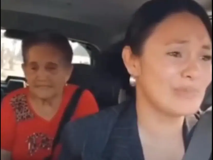 VIDEO: Hijo pide taxi para enviar al asilo a su madre; así reaccionó la conductora