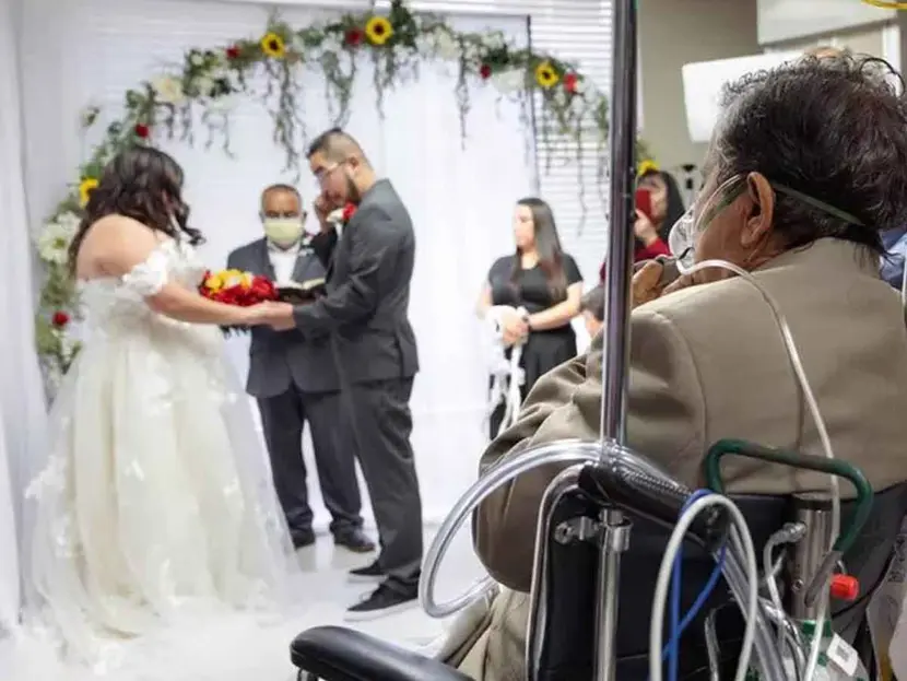 Hospital improvisa boda para cumplir el último deseo de un papá moribundo
