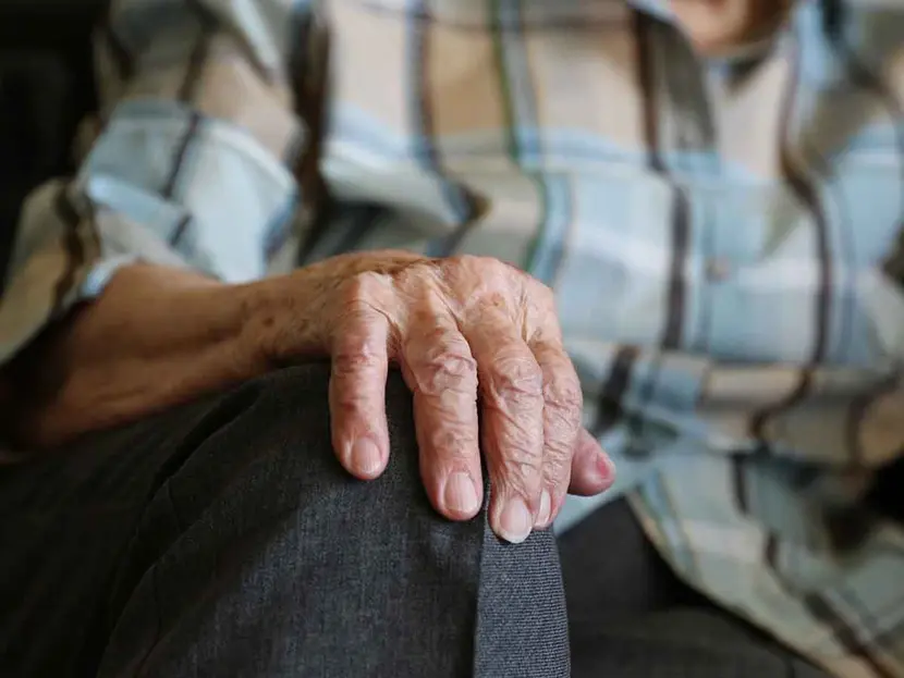 Abuelito mudo muere tras ser olvidado en tina de hidromasaje con agua casi hirviendo