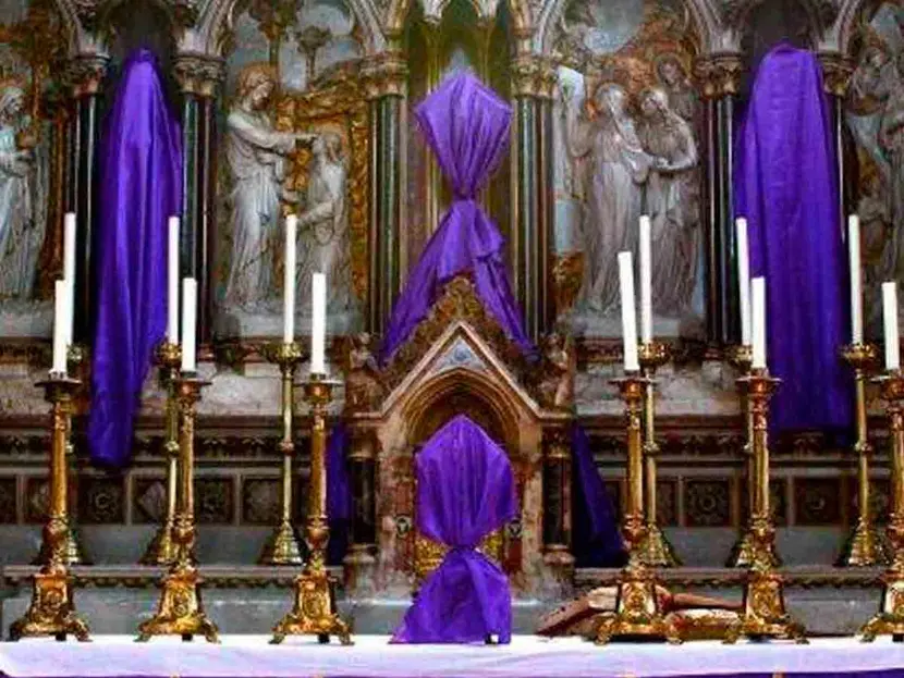 ¿Por qué se cubre a los Santos en las iglesias durante Semana Santa?