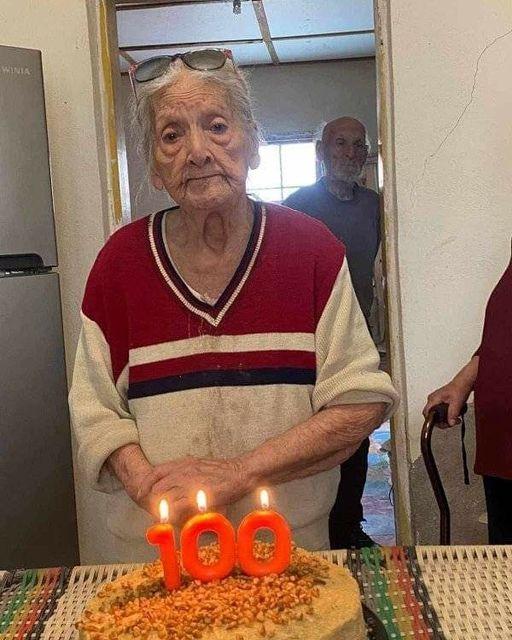 Festeja María Luisa 100 años