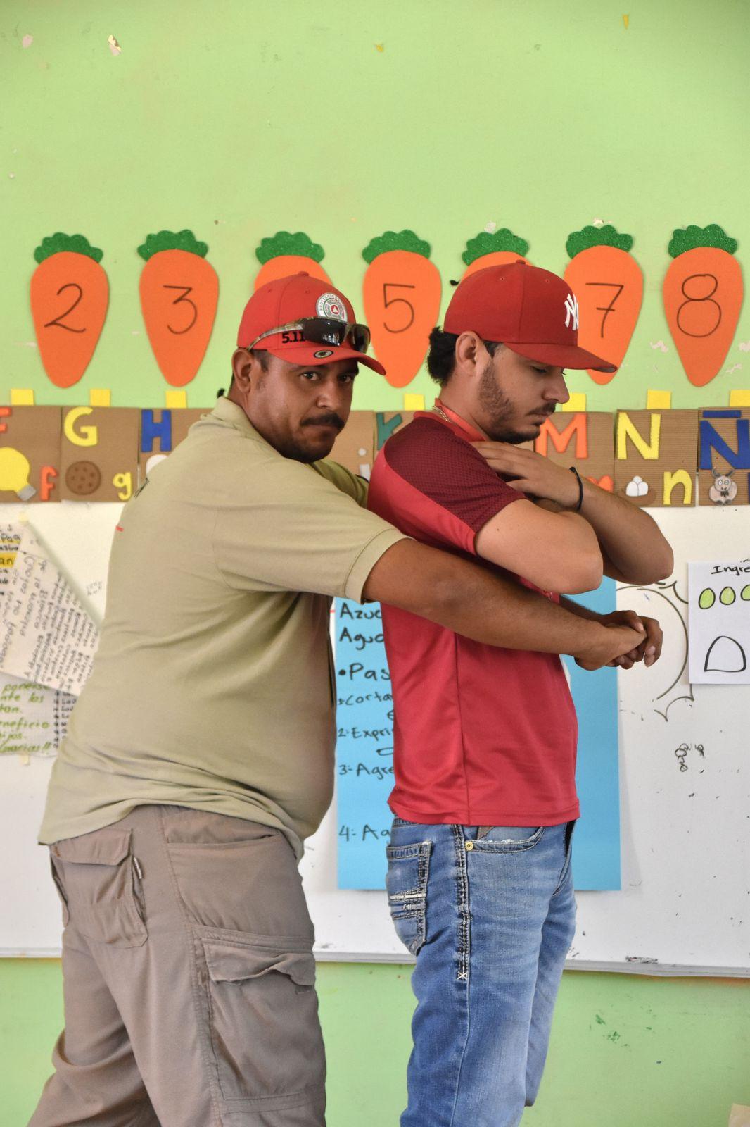 Capacitan escuelas de 4C en primeros auxilios