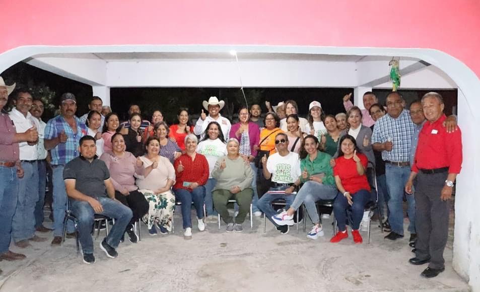 Presenta propuestas a docentes de Ciénegas