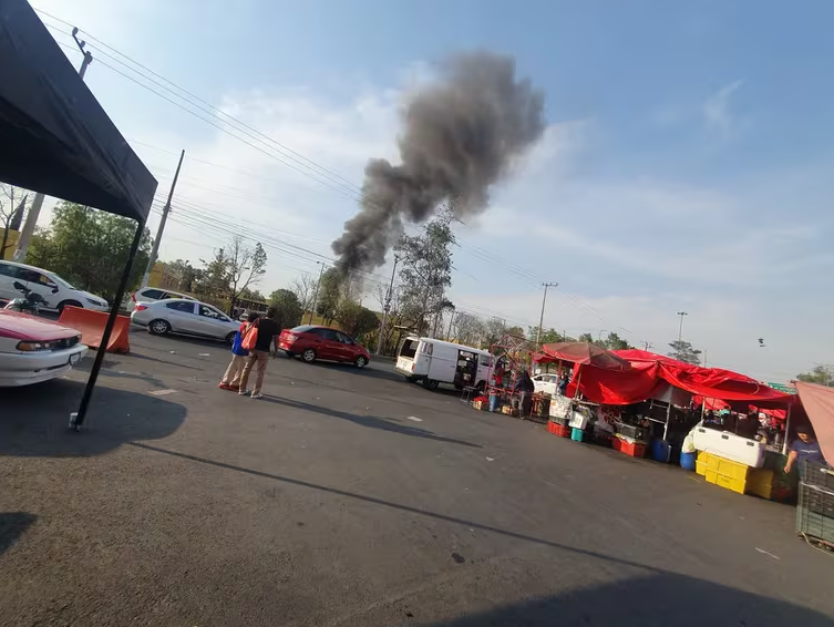 Desplome de helicóptero particular en la alcaldía Coyoacán deja al menos tres personas muertas