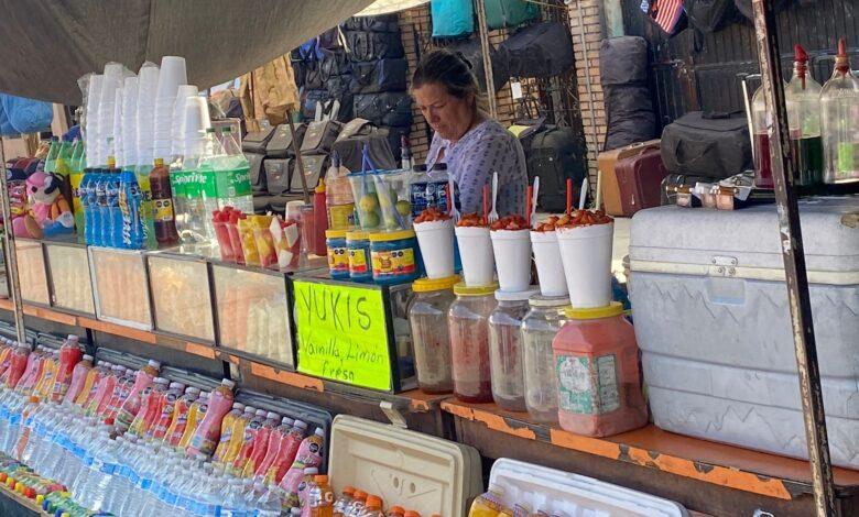 Buscan un ingreso extra en mercaditos