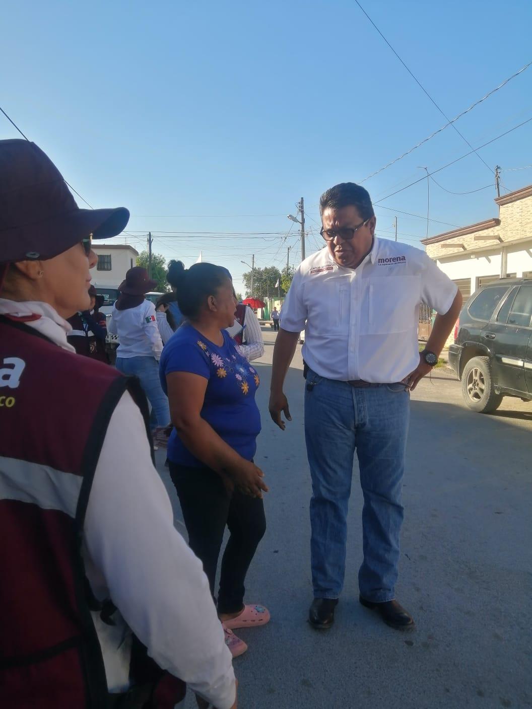 Reciben vecinos a candidato MORENA