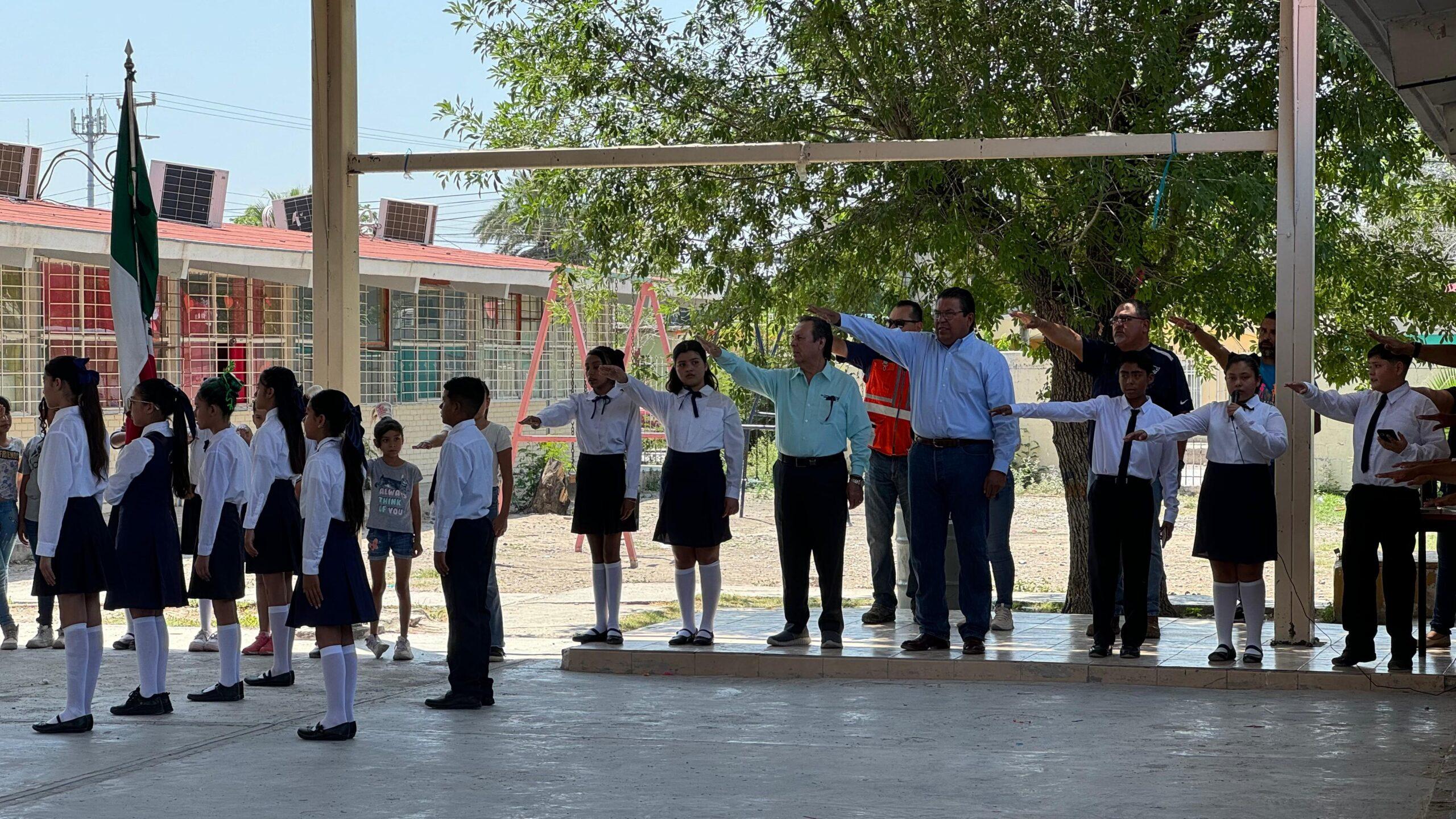 Celebran lunes cívico en Américas Unidas
