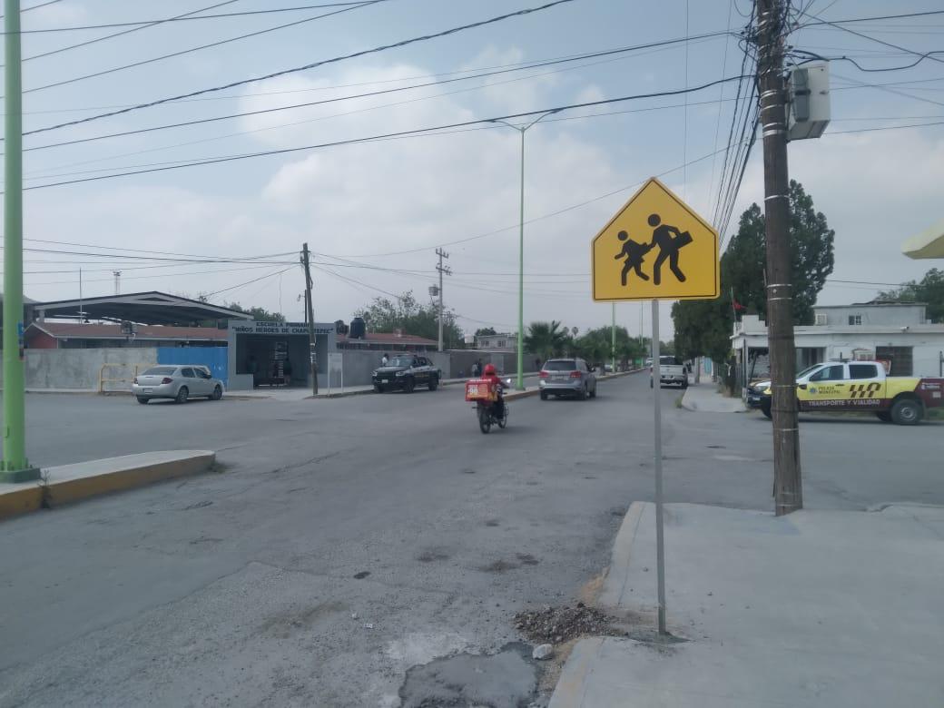Instalan señalización vial en escuelas de CF