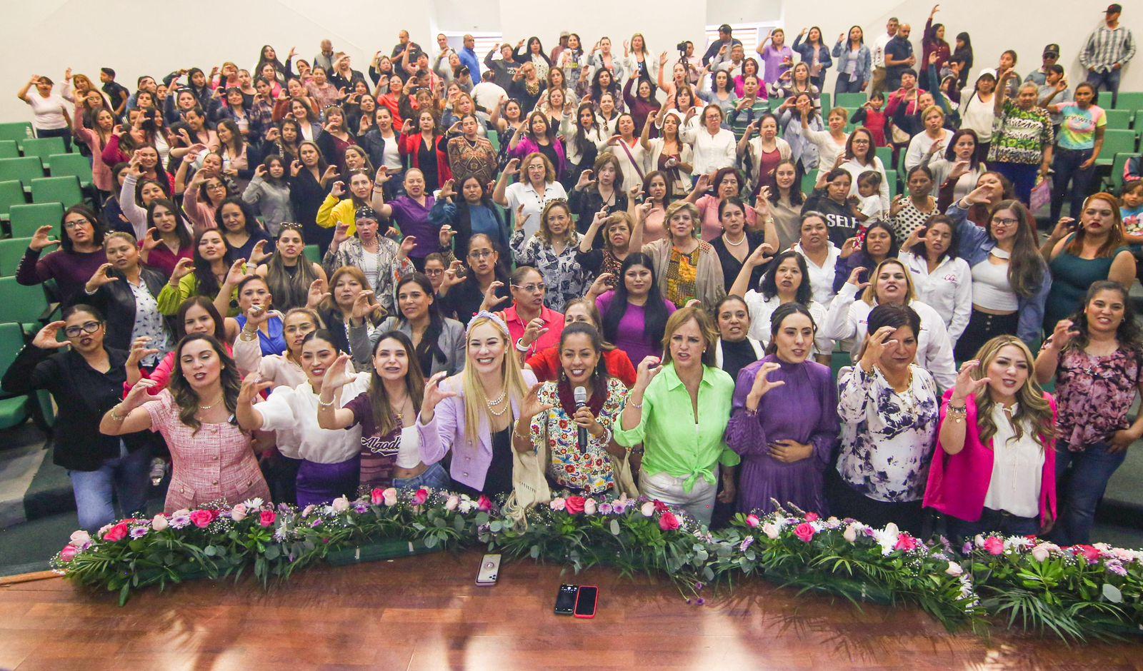Apoyan mujeres a Ceci Guadiana