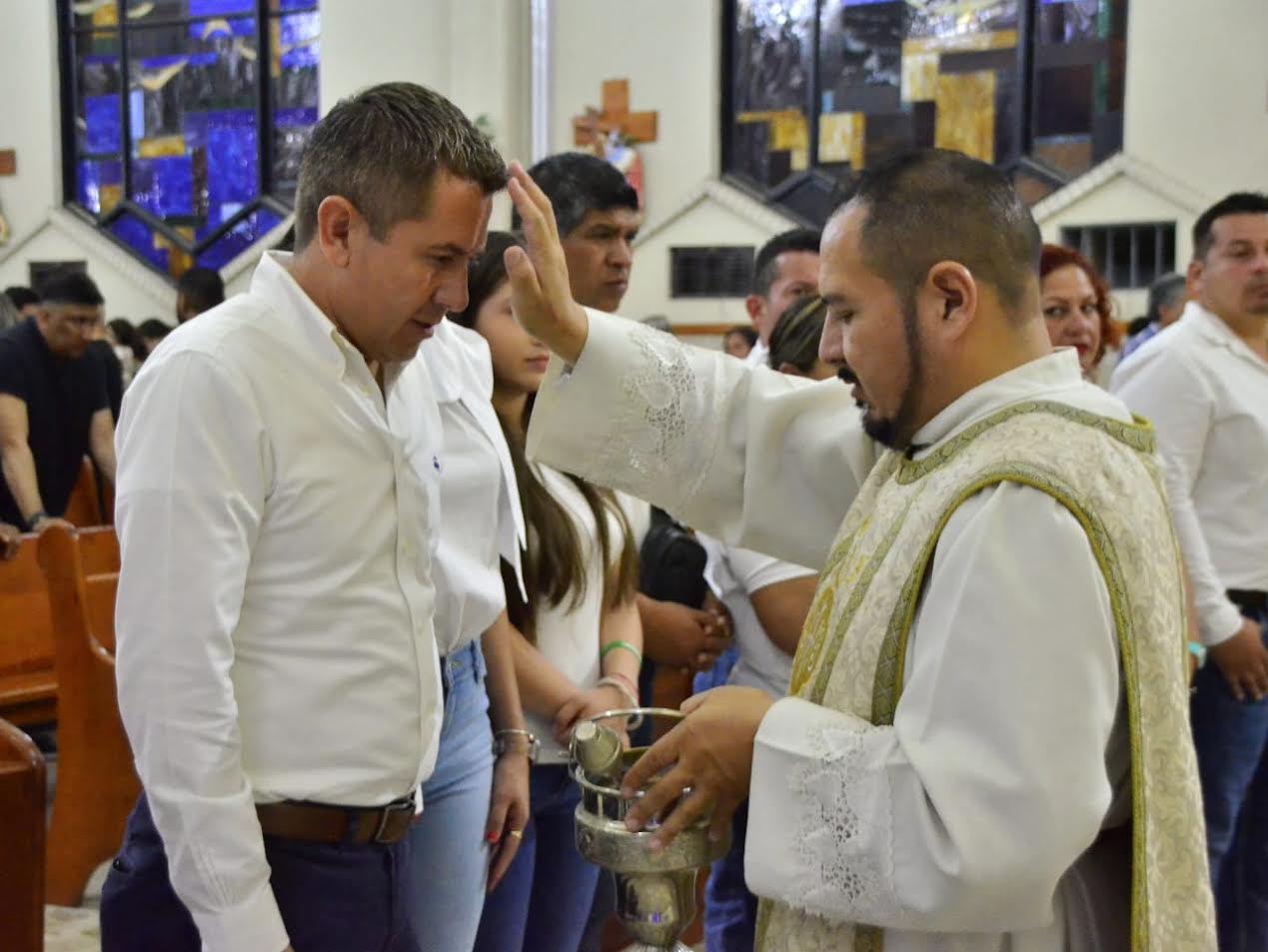 Que siga el gobierno cercano a la gente: HL