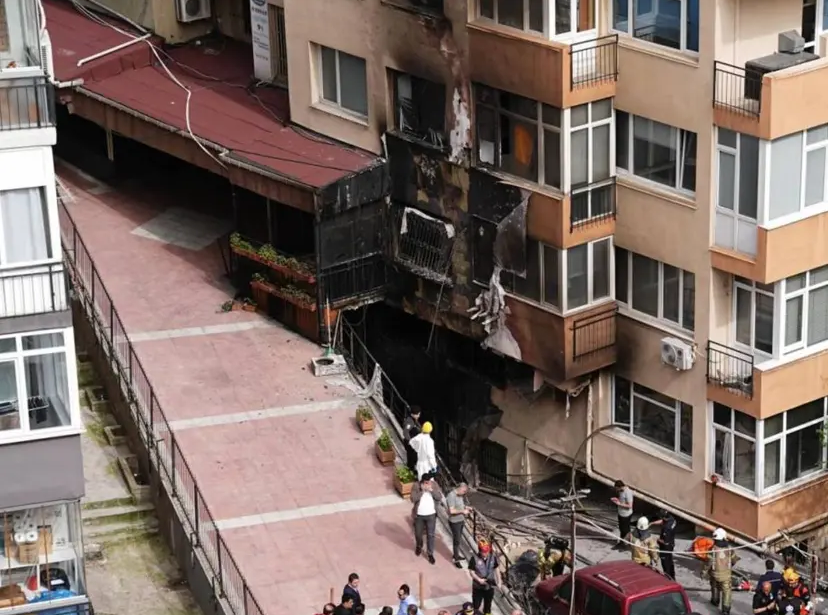 Incendio en una discoteca de Estambul deja 27 muertos y un herido