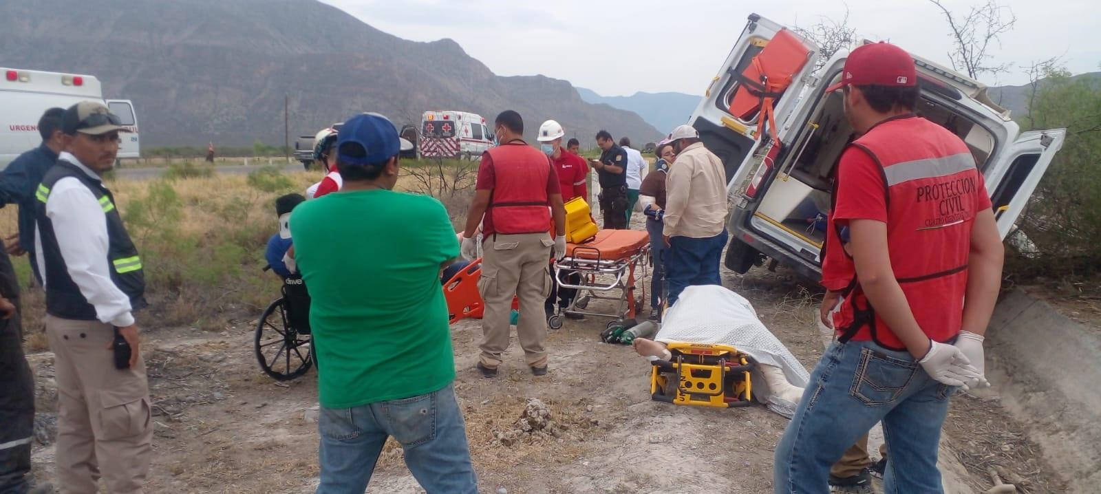 FALLECE PACIENTE TRAS VOLCADURA DE AMBULANCIA