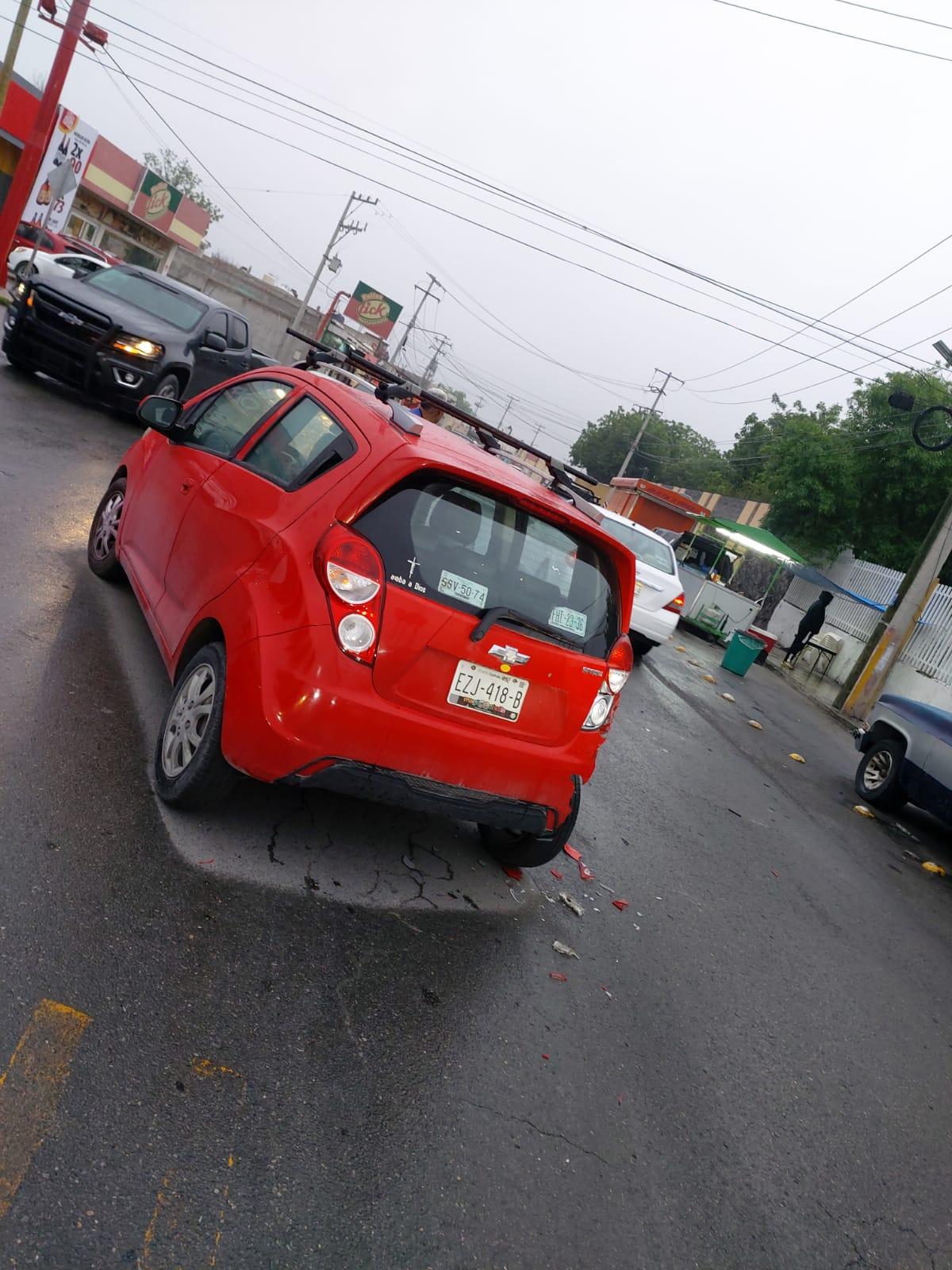 Lluvia y velocidad provocan accidente