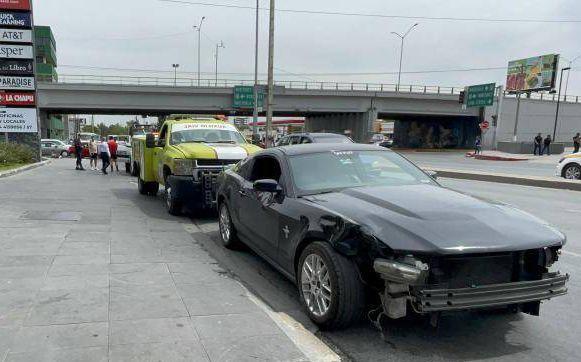 Choca motociclista contra automóvil