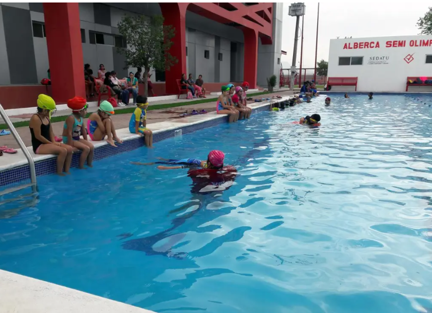 Invita Ramos Arizpe a clases de natación