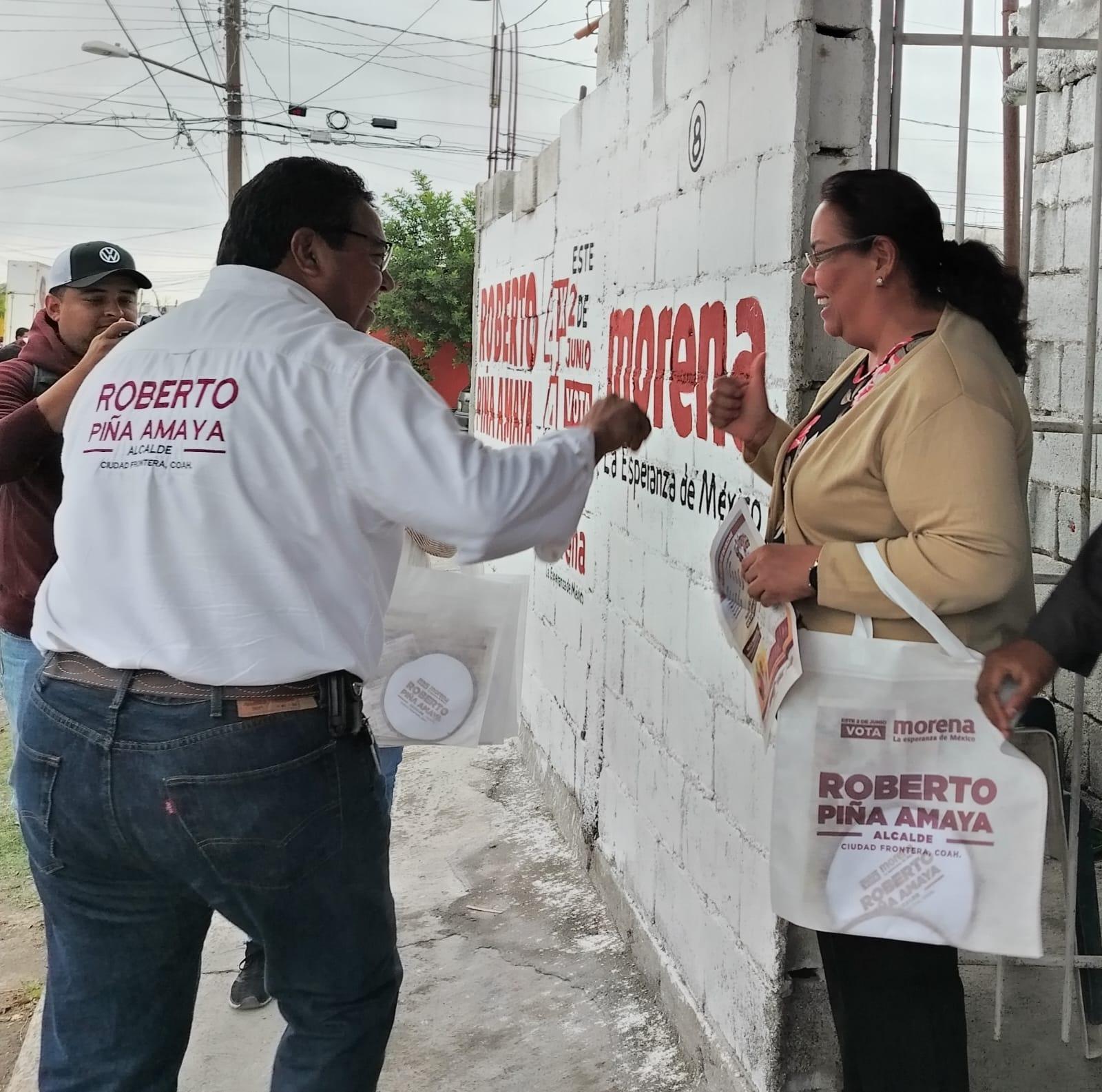 Acogen gustosos a Roberto Piña