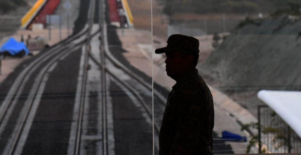 Representantes de partidos de oposición en el INE piden que se investigue la relación de “El Clan” con mandos del Ejército