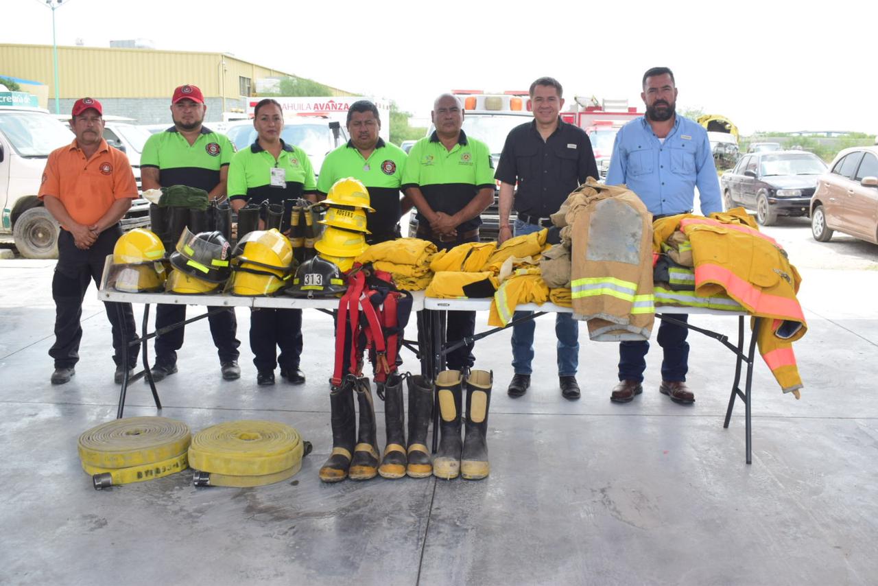 Dona Fundación 911 equipamiento a PC